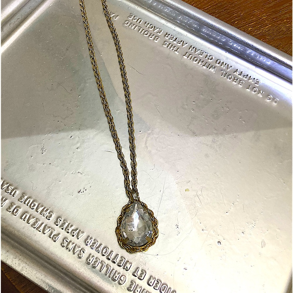 Art Deco cubic zirconia necklace with gold chain !